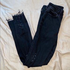Distressed Highwaisted black Hollister jeans